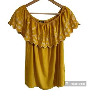 Adrianna Papell women’s blouse medium NWT‎ yellow